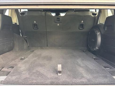 Used 2020 Jeep Wrangler Unlimited Sahara image 32