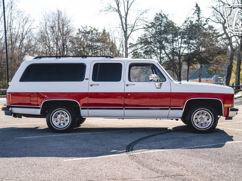 Used 1991 Chevrolet Suburban 2WD image 19
