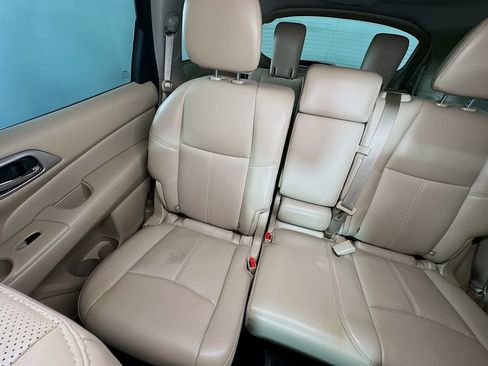 Used 2020 Nissan Pathfinder Platinum image 12