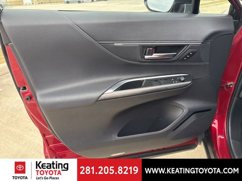 Used 2024 Toyota Venza Limited image 9