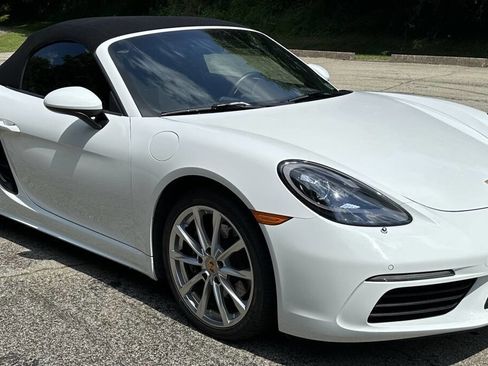 Used 2018 Porsche 718 Boxster image 3