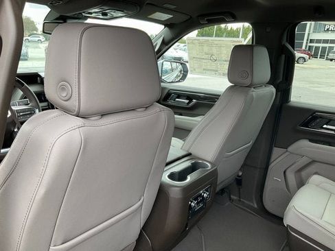 New 2026 GMC Yukon XL Elevation image 15