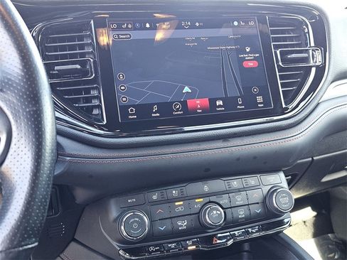 Used 2024 Dodge Durango GT image 9