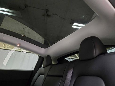 Used 2023 Tesla Model Y Long Range AWD/4WD image 19