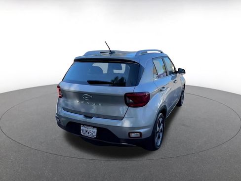 Used 2025 Hyundai Venue SEL image 14