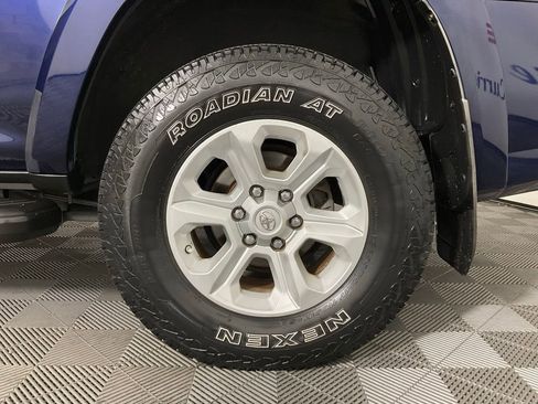 Used 2015 Toyota 4Runner SR5 RWD image 10