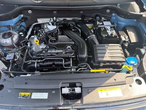 Certified 2025 Volkswagen Taos SEL AWD/4WD image 30