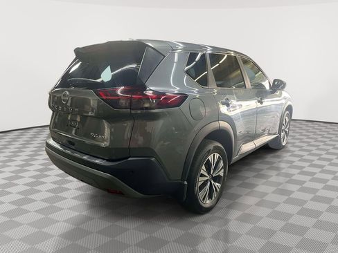 Used 2023 Nissan Rogue SV image 3
