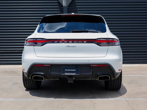Certified 2025 Porsche Macan image 6