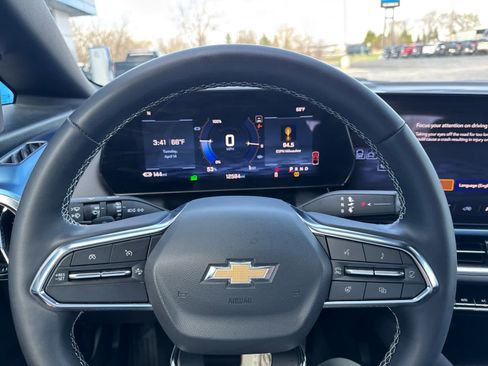 Used 2024 Chevrolet Equinox EV LT FWD image 22