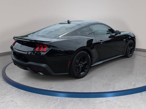 Used 2024 Ford Mustang GT RWD image 5