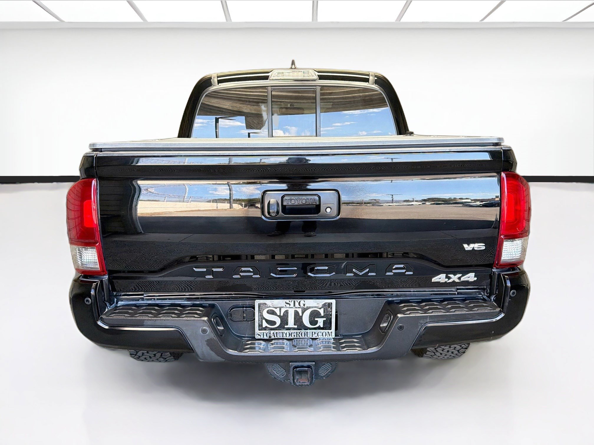 Used 2016 Toyota Tacoma TRD Sport AWD/4WD image 5