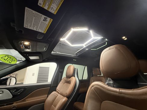 Used 2023 Lincoln Aviator Reserve w/ Jet Appearance Package image 13