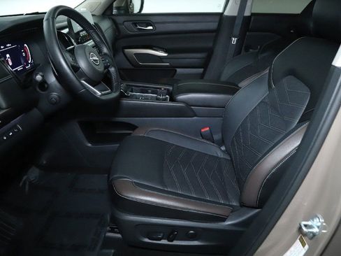 Certified 2024 Nissan Pathfinder Platinum w/ Cargo Package image 22