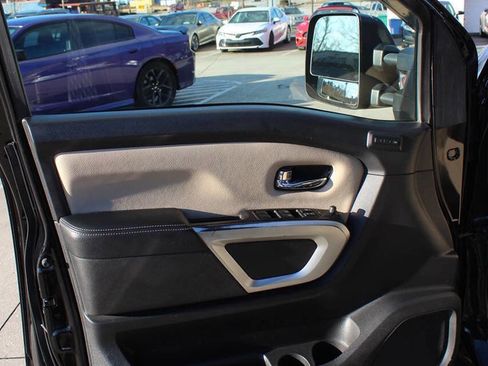 Used 2016 Nissan Titan SL image 7