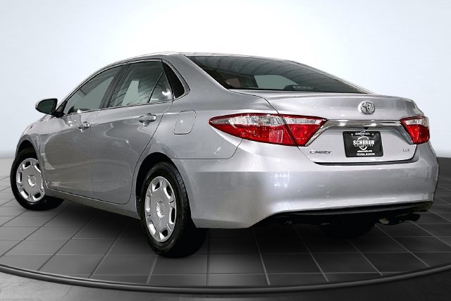 Used 2015 Toyota Camry LE FWD image 13