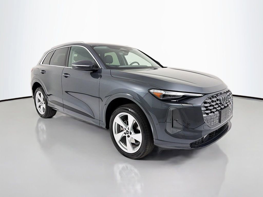 Used 2025 Audi Q5 Premium Plus w/ Premium Plus AWD/4WD image 1