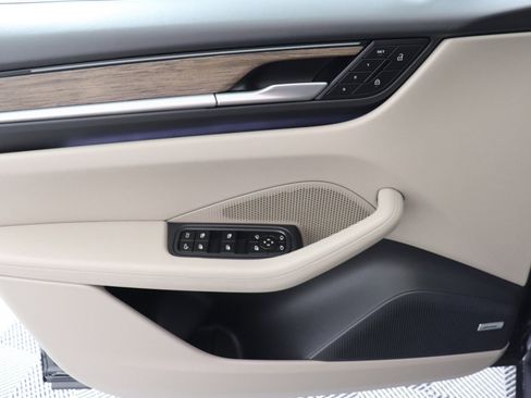 Used 2025 Porsche Macan Electric image 26