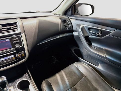 Used 2018 Nissan Altima 2.5 SL FWD image 23
