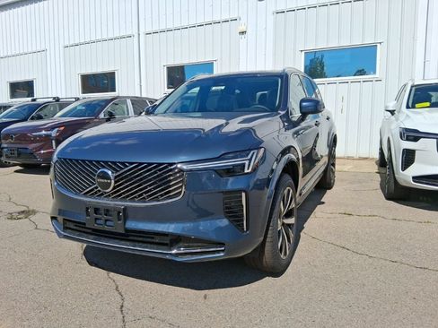 New 2026 Volvo XC90 B5 Core w/ Protection Package AWD/4WD image 3