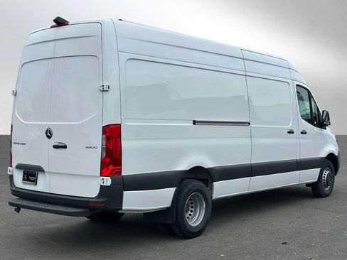 Used 2023 Mercedes-Benz Sprinter 3500 image 3