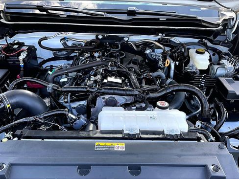 Used 2025 Toyota Tacoma SR5 AWD/4WD image 31