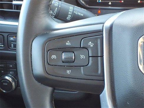 Used 2024 GMC Yukon SLT image 16