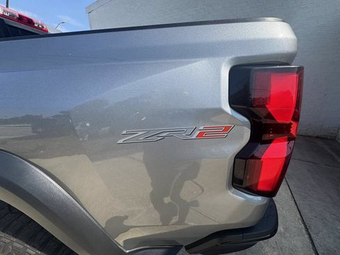 Used 2024 Chevrolet Colorado ZR2 w/ ZR2 Convenience Package III AWD/4WD image 18