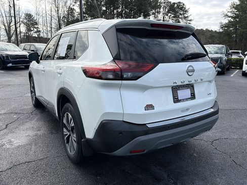 Used 2023 Nissan Rogue SV w/ SV Premium B Package image 5