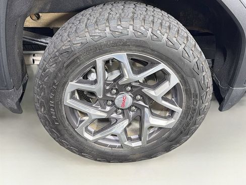 Used 2025 GMC Sierra 1500 SLT w/ SLT Premium Plus Package AWD/4WD image 35