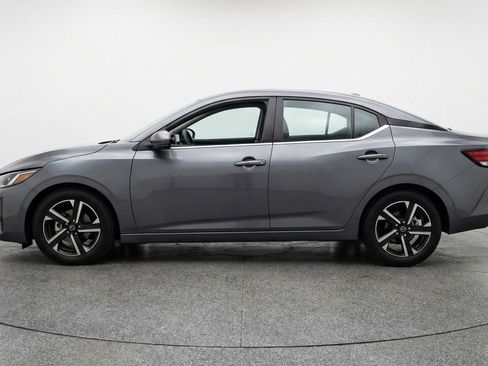 Used 2025 Nissan Sentra SV image 5