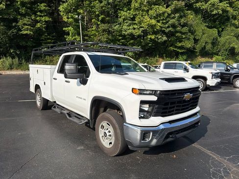 Used 2024 Chevrolet Silverado 2500 W/T w/ WT Convenience Package AWD/4WD image 4