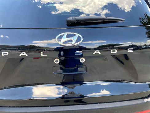 Used 2023 Hyundai Palisade SEL FWD image 32