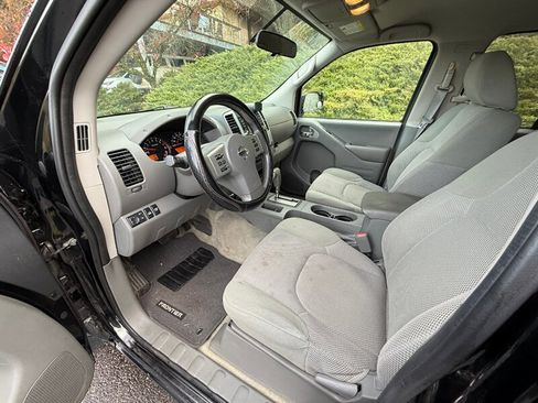 Used 2018 Nissan Frontier SV image 10