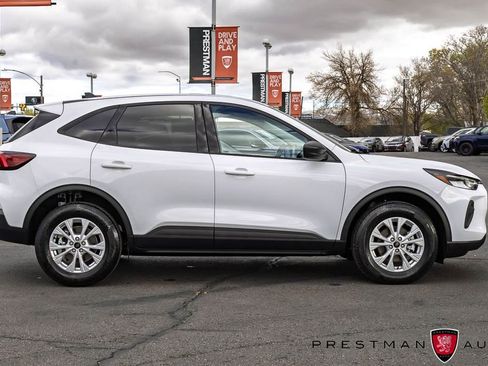 Used 2025 Ford Escape Active AWD/4WD image 17