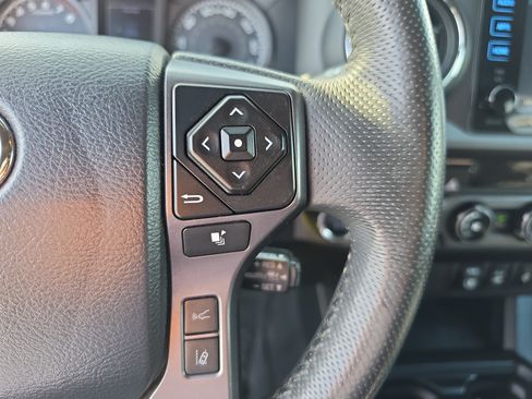 Used 2018 Toyota Tacoma TRD Sport RWD image 21
