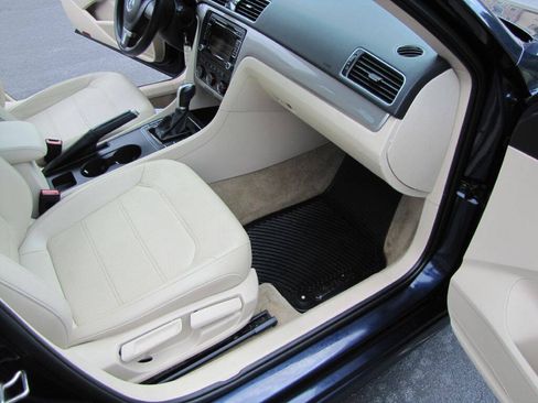 Used 2015 Volkswagen Passat 1.8T Wolfsburg Edition w/ Technology Package FWD image 21