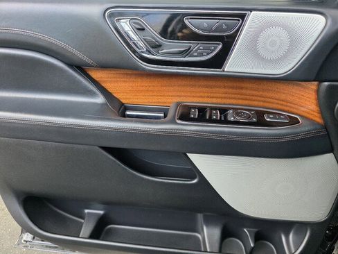 Used 2022 Lincoln Navigator Black Label image 32