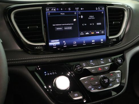 New 2026 Chrysler Pacifica Select image 24