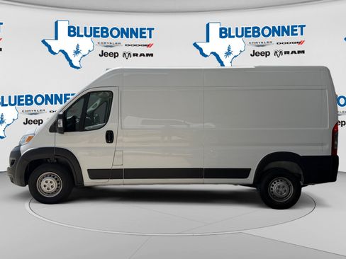 Used 2026 RAM ProMaster 2500 w/ Convenience Group FWD image 8