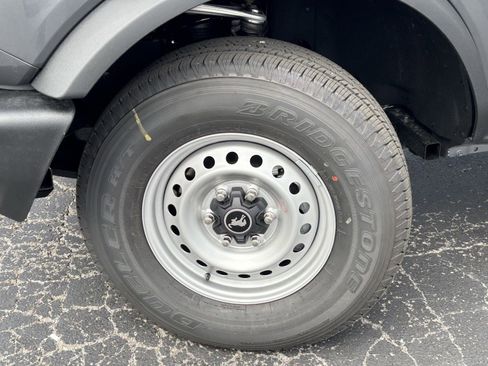 New 2025 Ford Bronco 4-Door image 13