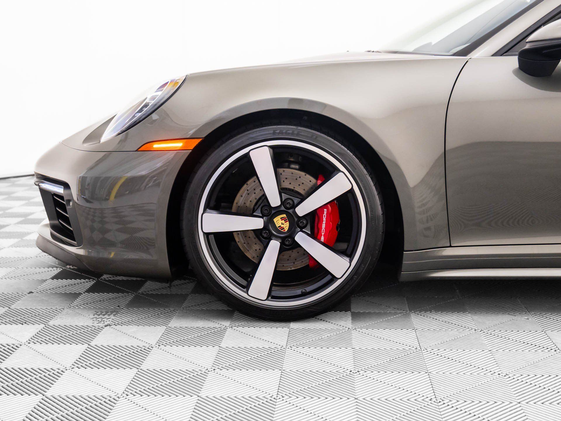 Certified 2020 Porsche 911 Carrera 4S AWD/4WD image 36