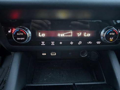 Used 2024 Mitsubishi Outlander SE AWD/4WD image 18