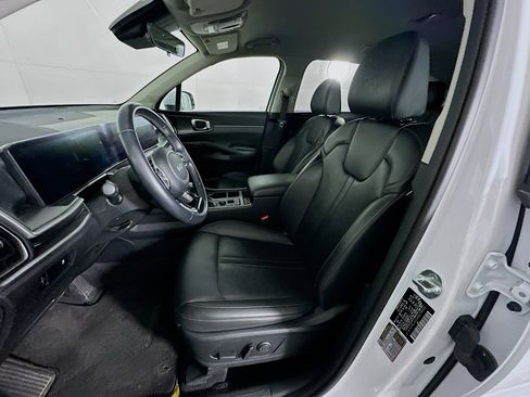 Used 2024 Kia Sorento S image 13
