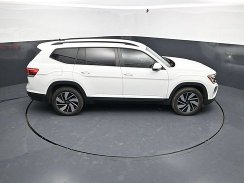 Used 2024 Volkswagen Atlas SE AWD/4WD image 42