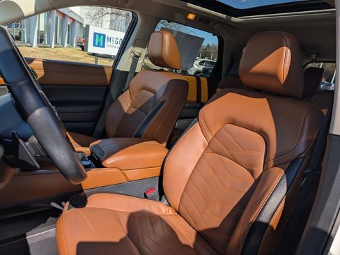 Used 2023 Nissan Pathfinder Platinum image 20