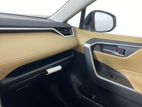 New 2025 Toyota RAV4 XLE w/ Convenience Package image 21