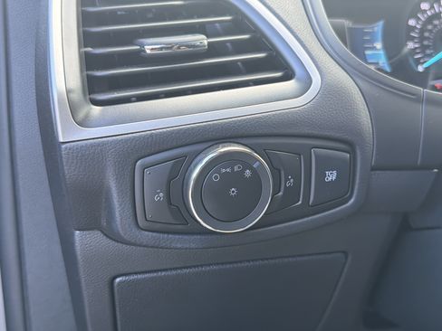 Used 2024 Ford Edge SEL AWD/4WD image 12