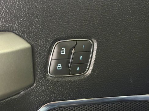Used 2019 Ford F150 Lariat w/ Equipment Group 502A Luxury AWD/4WD image 23