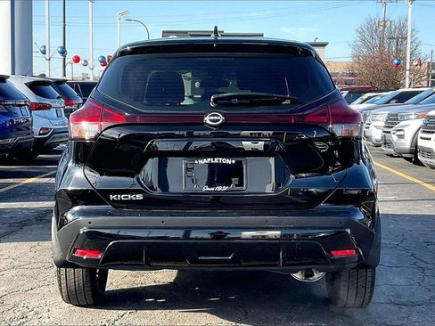 Used 2022 Nissan Kicks S image 3